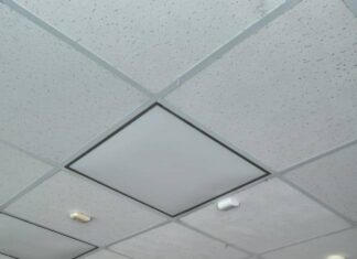 В школе Сальска рухнул подвесной потолок потолок в школе Сальска починили // фото: пресс-служба администрации Сальска