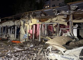 Кадры последствий атаки БПЛА на Батайск опубликовал Слюсарь последствия атаки БПЛА в Батайске // фото: телеграм-канал Юрия Слюсаря