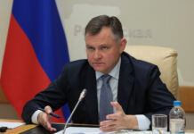 Губернатор потребовал за сутки решить проблему с мусором на Аллее Героев в Азове Юрий Слюсарь // фото: пресс-служба Правительства Ростовской области