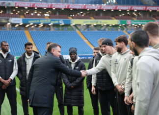 ФК «Ростов» получил от правительства грант в 700 млн рублей Слюсарь с футболистами // фото: donland.ru