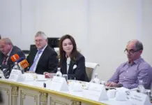 Председатель Гордумы Ростова-на-Дону обсудила с главредами медиа новые форматы сотрудничества Председатель Гордумы Ростова Лидия Новосельцева на встрече с главредами ростовских медиа //Фото пресс-служба Гордумы Ростова-на-Дону