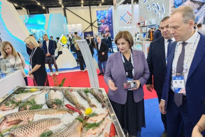 стенд Ростовской области на рыбопромышленном форуме в Петербурге // фото: donland.ru