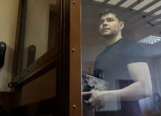 Суд приговорил бизнес-коуча Шабутдинова к 7 годам колонии Аяз Шабутдинов в суде // фото: Владимир Гердо/ТАСС
