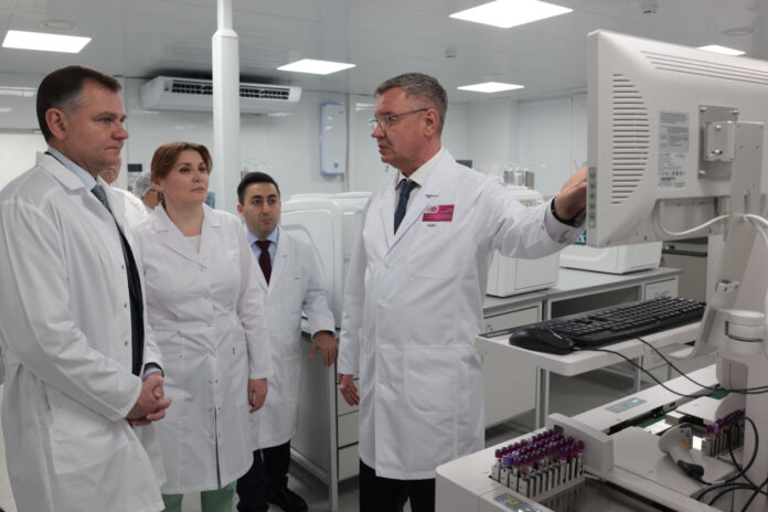 5d1dfd96aa270c32488dc62ea01e4e9f_1600_1067_cropped Юрий Слюсарь в ОКДЦ // фото: donland.ru