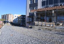 Школу в Аксае не могут достроить уже несколько лет школа-долгострой в Аксае на улице Речников // фото: телеграм-канал Константин Доморовский