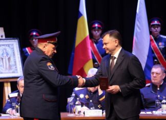 Луганский казачий округ вошел в состав Всевеликого войска Донского Луганский казачий округ вошел в состав Всевеликого войска Донского //Фото пресс-службы Правительства Ростовской области