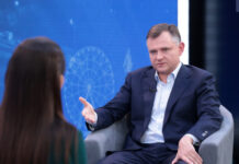 Родители из Ростовской области смогут получить 20 тысяч рублей на каждого новорожденного Юрий Слюсарь// Фото официальный портал правительства Ростовской области