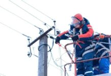 Ростовский филиал «РоссетиЮг» увеличил количество бригад для ликвидации последствий непогоды в Ростовской области Специалисты филиала РоссетиЮг - Ростовэнерго проводят оперативные работы по ликвидации технологических нарушений на энергообъектах в Ростовской области //Фото Россети-юг