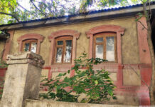 В Ростове снесли старинный купеческий особняк для освобождения участка под стройку Старинный особняк в переулке Островского, 75 //Фото телеграм-канал "Мой Фасад"