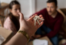 Три дела о мошенничестве с квартирами расследуют в Ростовской области на фоне «эффекта Долиной» Мошенничество при продаже квартиры //Фото Freepik