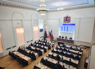 Гордума Ростова приняла профицитный бюджет на три года Заседание Ростовской городской Думы //Фото пресс-службы Гордумы