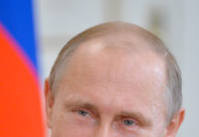 Владимир Путин проведет прямую линию 19 декабря Президент России Владимир Путин//Фото с сайта kremlin.ru