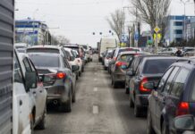 В Ростове планируют ликвидировать пробки на площади 2-й Пятилетки Пробки на дорогах Ростова-на-Дону //Фото nvgazeta.ru