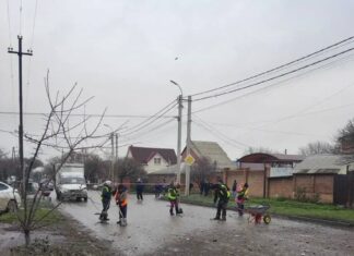 После падения БПЛА в 10-м переулке в Таганроге повреждены дома