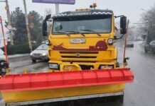 В Ростове коммунальные службы провели ночную уборку улиц от снега Коммунальная техника на улицах Ростова //Фото из телеграм-канала Александра Скрябина