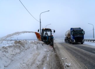 В Ростовской области на федеральных трассах израсходовали 2 тысячи тонн противогололедных материалов На федеральных трассах Ростовской области израсходовали рекордные 2 089 тонн противогололедных материалов //Фото ФКУ Упрдор Москва-Волгоград