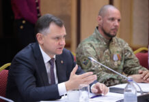 В Ростовской области предлагают ввести квоты на рабочие места для ветеранов боевых действий Губернатор Ростовской области Юрий Слюарь предложил резервировать квоты на абочие места для участников боевых действий //Фото пресс-службы правительства Ростовской области