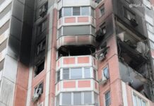 Жители повреждённого дома после атаки БПЛА на Левенцовке жалуются, что не могут забрать личные вещи