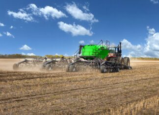 Сбербанк поддержал производителя сельхозтехники «НАИР» банковской гарантией на 30 млн рублей Монодисковый посевной комплекс ДОН-761 //Фото: пресс-служба компании «НАИР»