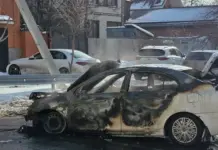 Возле суда в Ростове взорвалась машина