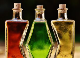 За торговлю контрафактным алкоголем осудили жителя Шахт