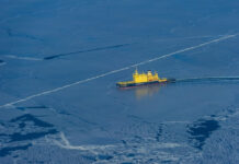 Через Азовское море ледоколы провели 44 судна с конца декабря