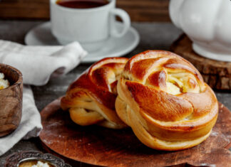 Мизулина отвергла версию ростовских чиновников о «кунжуте» в булочке в школьной столовой