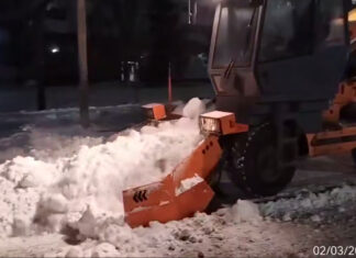 В Ростове во время метели на расчистку улиц ночью вывели 182 единицы спецтехники