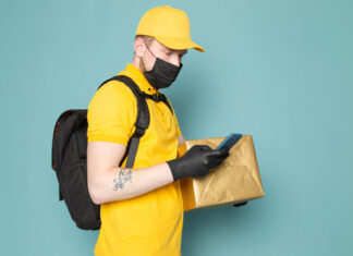 На Дону курьеры стали получать больше топовых менеджеров