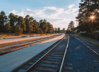 Грузовой поезд в Ростовской области сбил мужчину