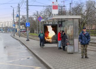 Городская навигация нового уровня: эксперты объяснили, зачем Ростову бесплатный Wi-Fi на остановках Остановка общественного транспорта в Ростове //Фото предоставлено пресс-службой "Ростелеком"