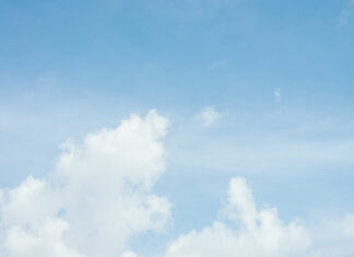 Обломки беспилотника упали на жилой дом в Таганроге