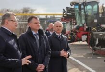 Юрий Слюсарь встретился с аграриями и руководством «Ростсельмаша»