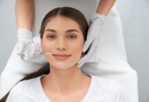 Рынок косметологических препаратов вырос на 66% в Ростовской области Пациент на приеме у косметолога//Фото: pxhere, kekage4242