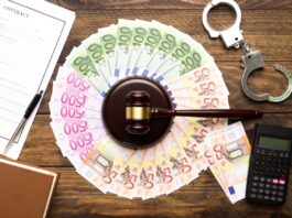 В Ростове за на взятку в 13 млн рублей обвинили экс-начальника отдела Росимущества //Фото: freepik.com