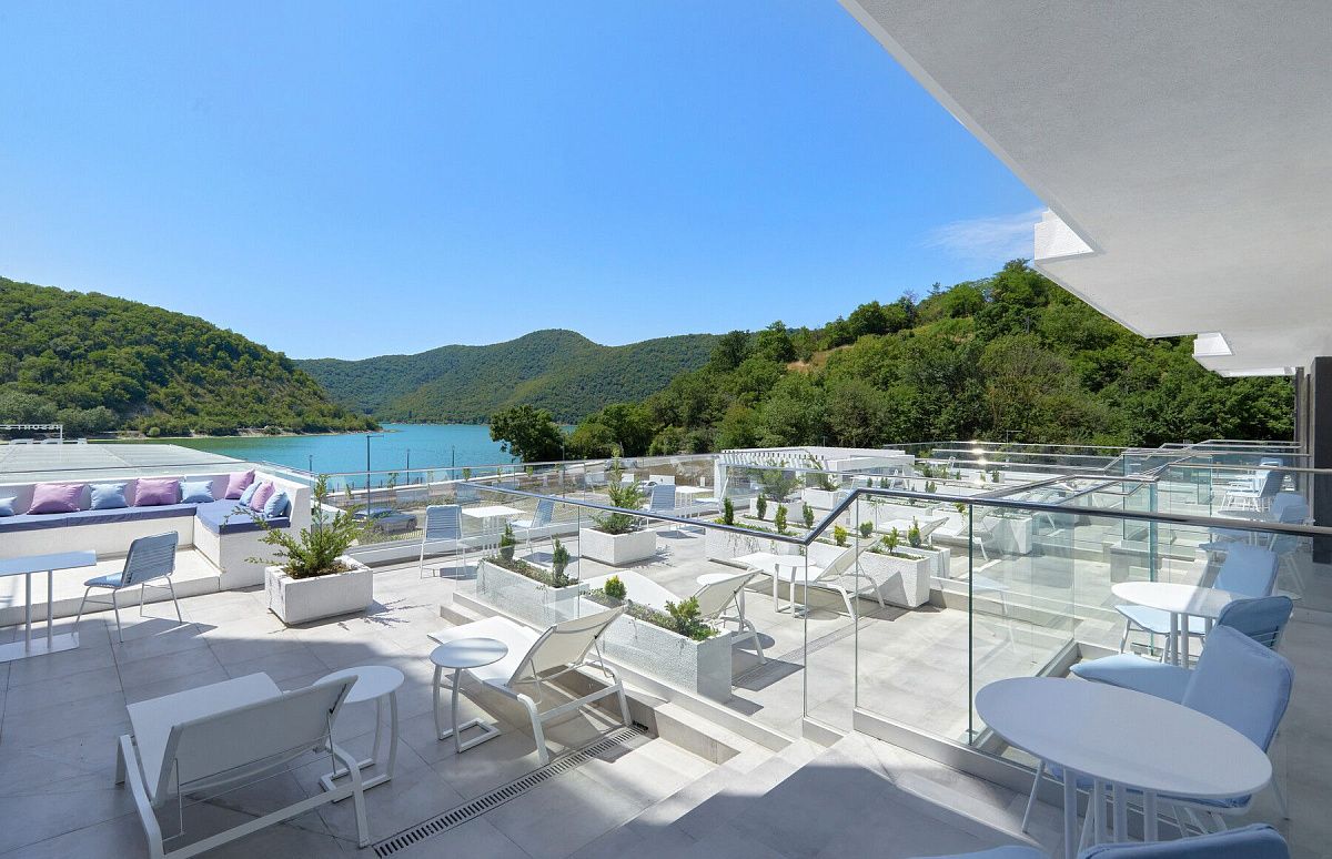 Вид на озеро Абрау-Дюрсо //Фото с сайта Визит Абрау