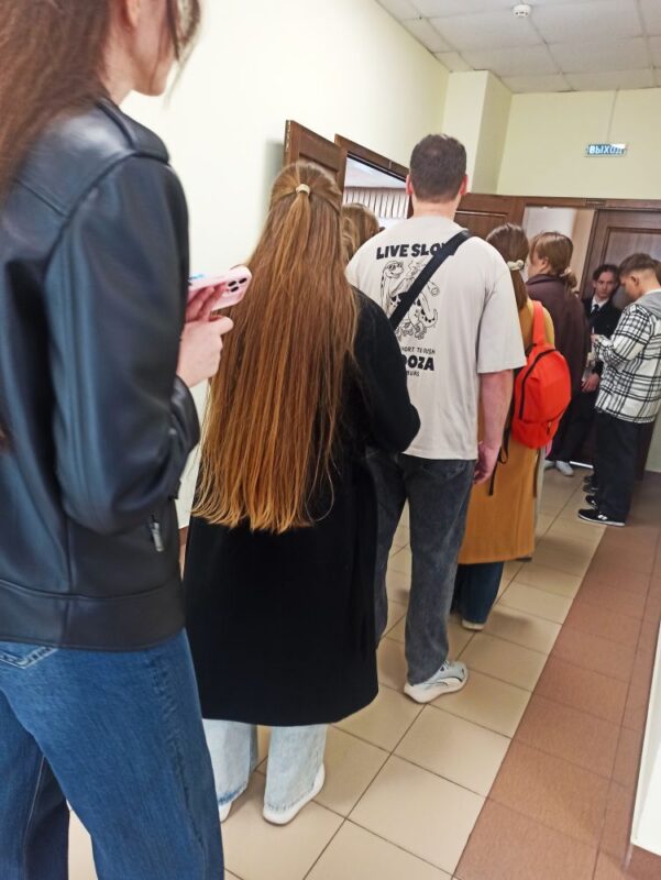 Желающих сдать Тотальный диктант в ДГТУ было много //Фото Городской репортер, Инна Лебедева