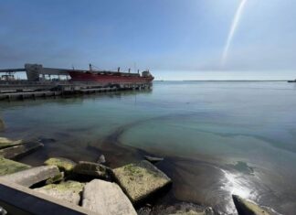 В Туапсе после атаки ВСУ произошел разлив нефтепродуктов